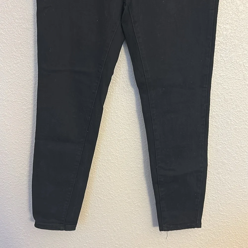 Women’s black skinny jeans size 10.